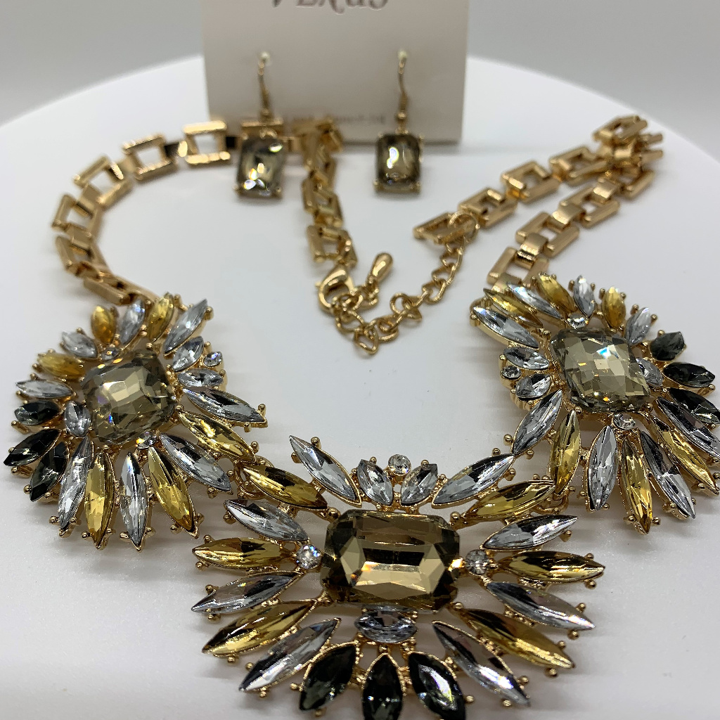 Golden Sunburst Necklace And Earring Set New